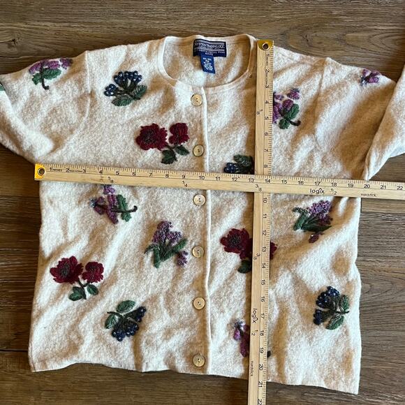 Vtg Newton Trading Co 100% WOOL Cardigan Sweater PM Embroidered Floral Cottage - Picture 6 of 7